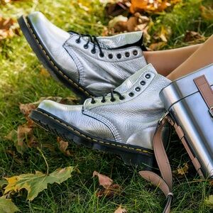 Dr. Martens women’s METALLIC 1460 PASCAL boots
